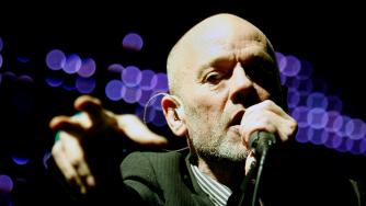 R.E.M., Michael Stipe ha svelato per la prima volta alcune frasi del vero testo di "It’s the End of the World as We Know It"