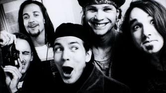 La prima volta dei Pearl Jam dal vivo su un palco. La storia di quell'incredibile serata e il concerto integrale