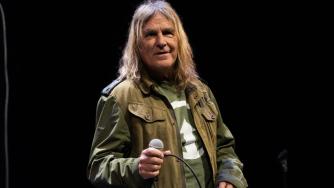 The Alarm: è morto Mike Peters. Il leader della band gallese aveva 66 anni