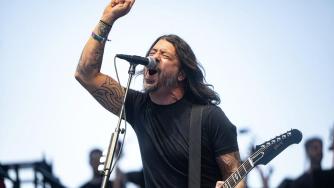 Foo Fighters: permesso speciale per imprecare, fumare e bere sul palco durante il prossimo concerto in Indonesia