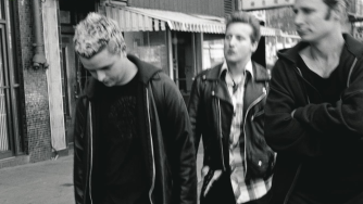 Green Day, la band starebbe lavorando alla nuova edizione di "Warning". Gli indizi comparsi in rete