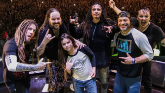 Metallica, Robert Trujillo racconta la dedizione totale alla musica di suo figlio Tye: "“Non l'ho aiutato in nulla. Gli passavo solo l’acqua”