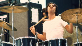 The Who: quella volta in cui, grazie a Keith Moon, vennero banditi da tutti gli Holiday Inn del mondo e da un’intera città
