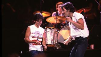 Dancing In The Dark, la storia del brano con cui Bruce Springsteen cambiò il suono del rock anni '80