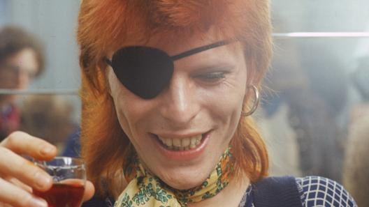 David Bowie: arriverà "Stardust", il biopic sulla vita del Duca Bianco! Ecco chi è l’attore che lo interpreterà