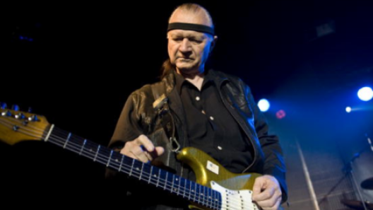 È morto Dick Dale, chitarrista e pioniere del surf rock. Compose Misirlou, il tema usato in Pulp Fiction