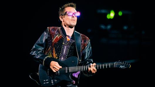 Muse, Matt Bellamy pubblica un video live allo Stadio Olimpico di Roma per festeggiare i due anni di Simulation Theory