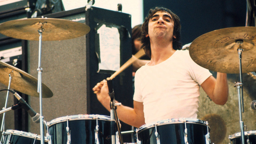 The Who: quella volta in cui, grazie a Keith Moon, vennero banditi da tutti gli Holiday Inn del mondo e da un’intera città