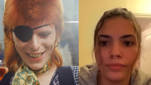 David Bowie, la figlia Lexi canta Life On Mars? e Starman durante una diretta Instagram. Guarda il video