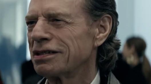 Rolling Stones, Mick Jagger parla del suo ritorno al cinema nel film The Burnt Orange Heresy: “Ho pensato subito che il ruolo fosse perfetto per me”