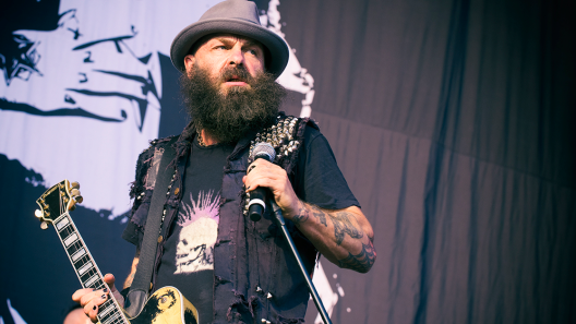 Coronavirus: Tim Armstrong dei Rancid pubblica "Life’s For Living" in vinile per sostenere l'ospedale da campo di Bergamo