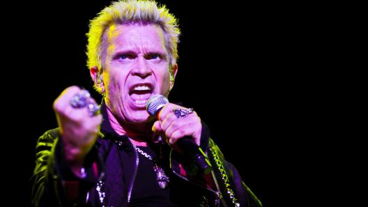 Billy Idol e le conseguenze della tossicodipendenza: "Non sono ancora pulito al 100%. I drogati fanno le cose di nascosto"