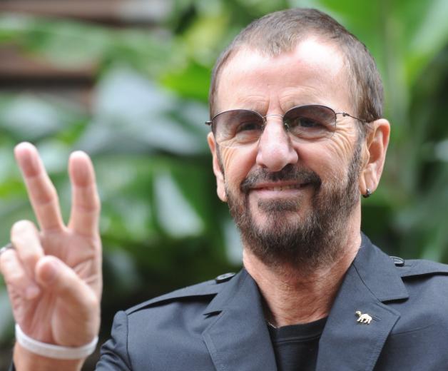 beatles pubblicata grow    nella versione  ringo starr